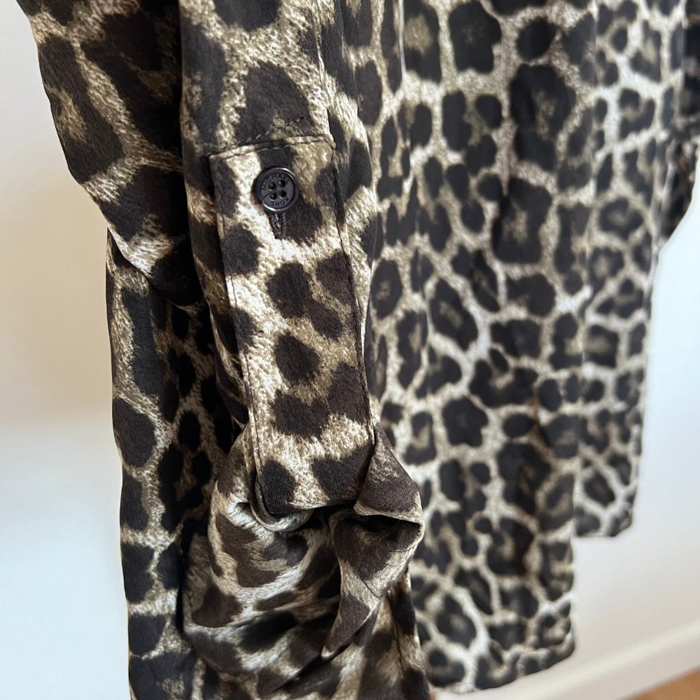 Michael Kors Women's Size L Leopard Print Point C… - image 7